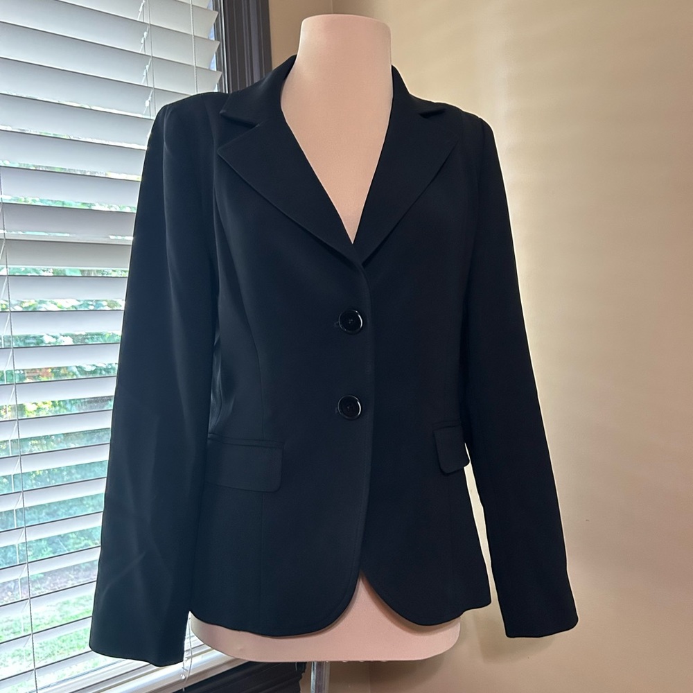 Elegant Black Women's Suit Jacket